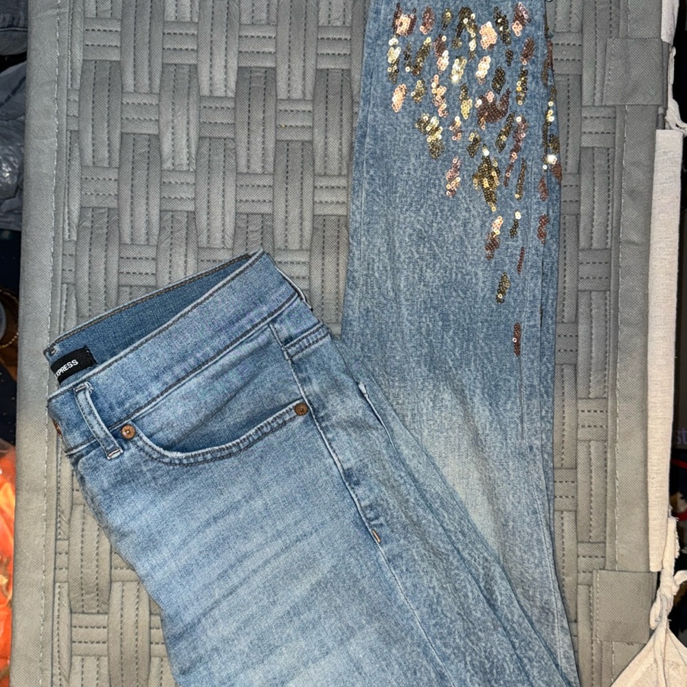 Embellished High Rise Jeans